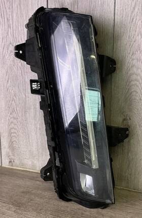 1161.102.0000 Cadillac # 2020-2021-2022-2023 2024 Xt6 Rh Passenger Drl Oem