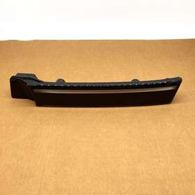 11k-941-653 Volkswagen Oem For 21-23 Id.4 Front Left Bumper Light Bar Lamp